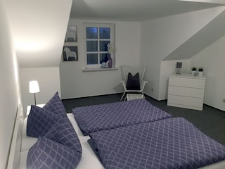 Schlafzimmer 1, Perspektive 1