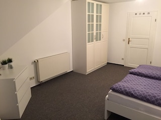Schlafzimmer 1, Perspektive 2