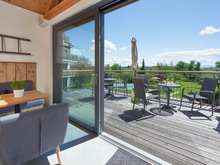 Großer Südbalkon mit Alpenblick, Gemeinschaftsbereich