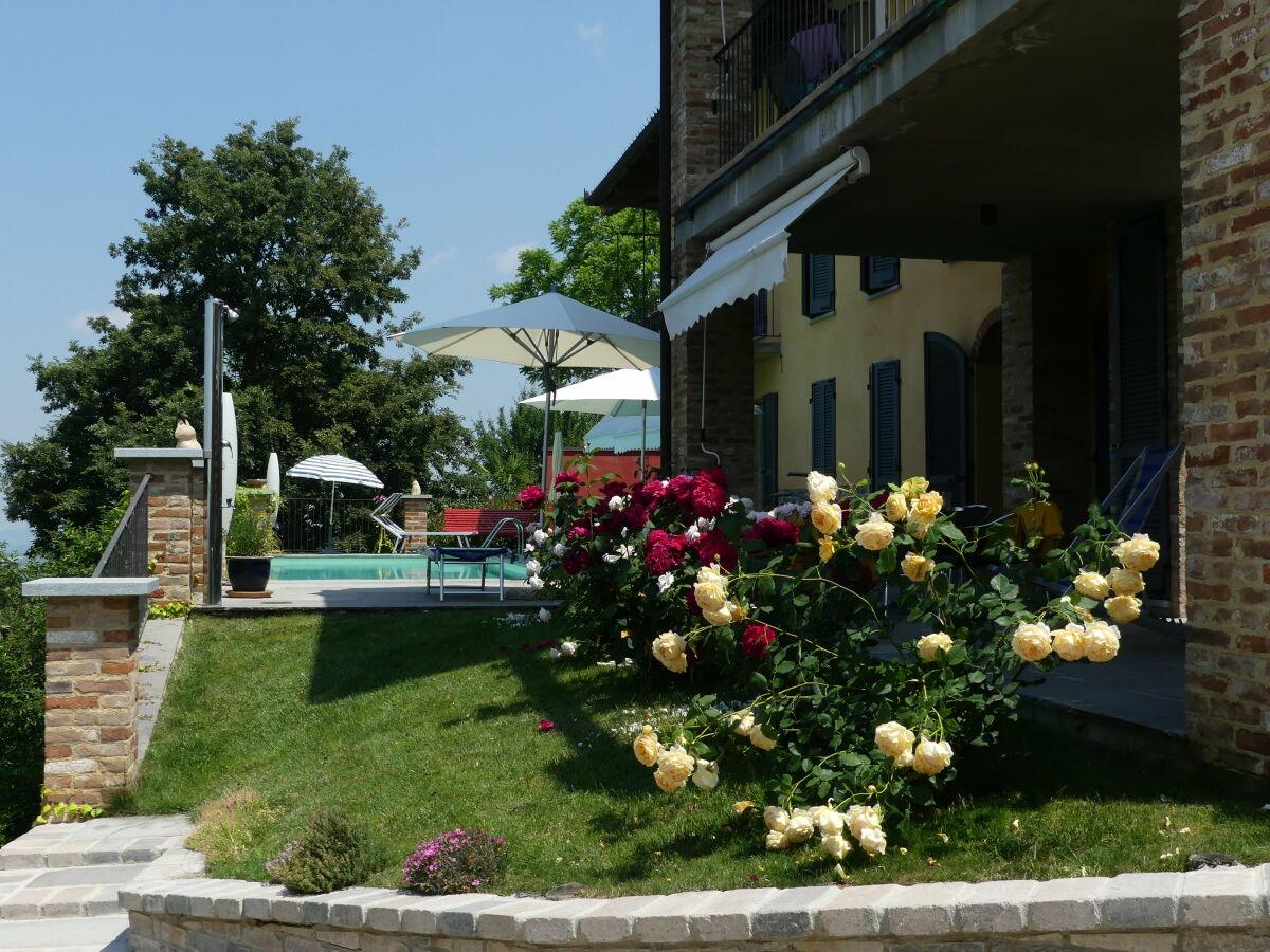 Vor dem Aussensitzplatz