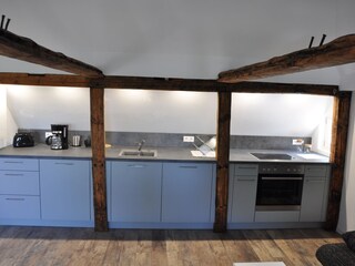 Küchenzeile mit Geschirrspüler, Backofen....