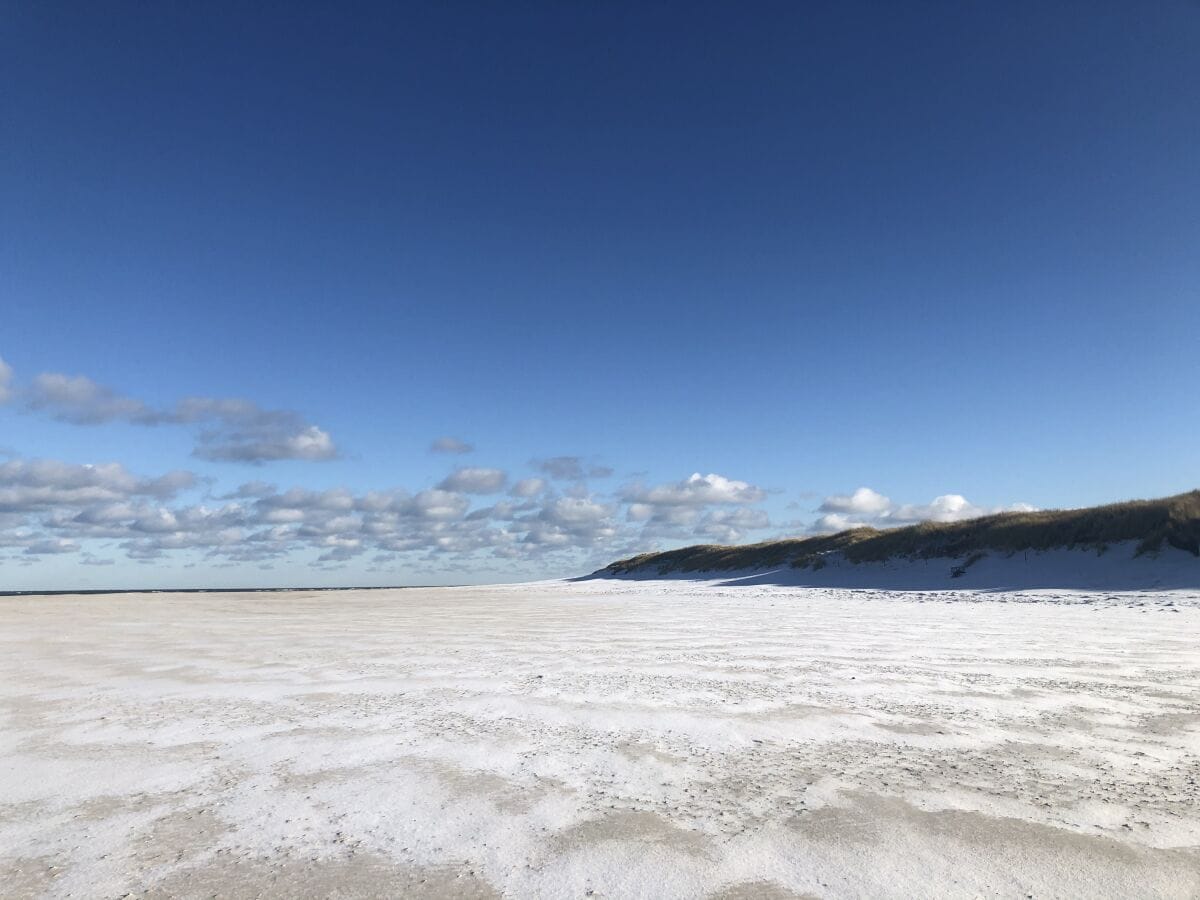 Schnee  auf Sand