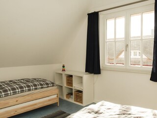 Schlafzimmer 2