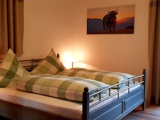 Schlafzimmer (+ Zustellbett auf Anfrage)