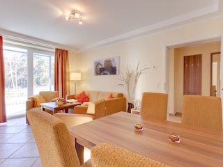 Wohnzimmer mit Essbereich