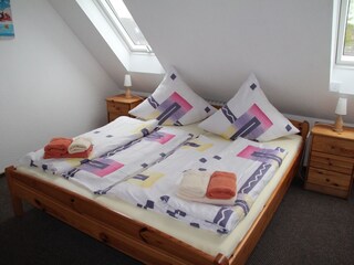 Schlafzimmer 1