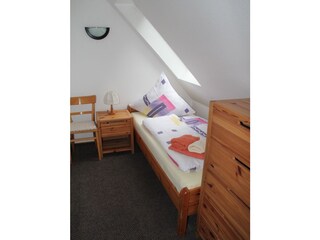 Schlafzimmer 2 / Bett 1