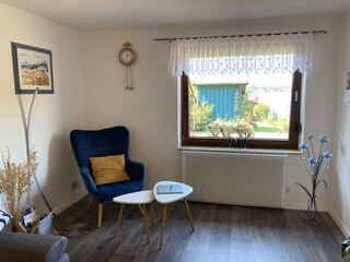 Wohnzimmer mit Blick auf den See