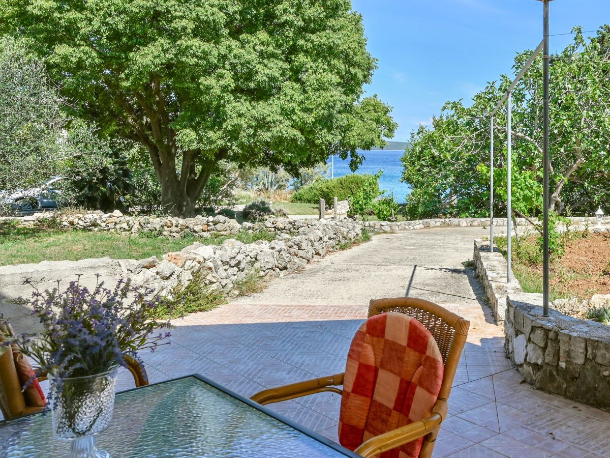 angenehme Terrasse mit Meerblick