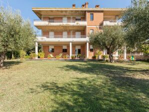 Apartment Gemütliche Wohnung mit Pool - Tuoro sul Trasimeno - image1