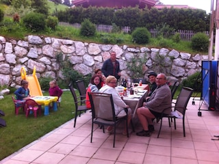 Innenhofterrasse mit Grillmöglichkeit - Tischtennis