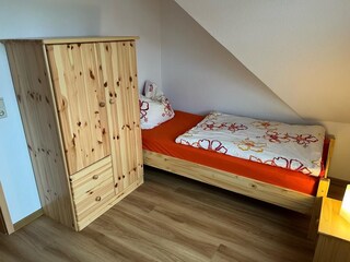 Schlafzimmer 2