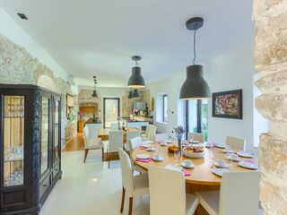 Villa Tkon Caratteristiche 27