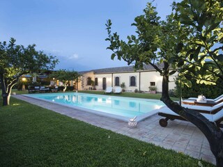 Villa Syrakus Outdoor Recording 7