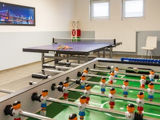 Dart und Kicker im Nachbarhaus