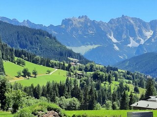 Ausblick von der kleinen Terasse/Aufgang
