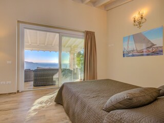 Das Schlafzimmer mit Doppelbett