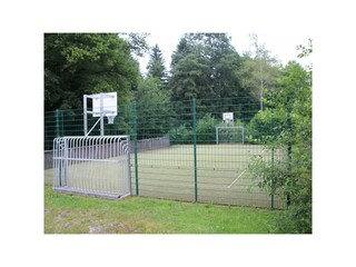 Fußball & Basketballplatz