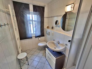 Tageslicht-Bad mit DU/WC