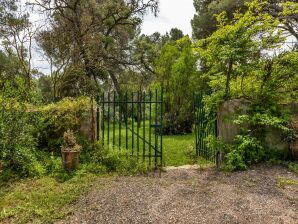 Wohnung in einem schönen Gebäude mit Pool