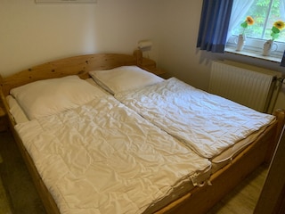 Schlafzimmer 1