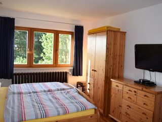 Schlafzimmer 1  mit Fernseher