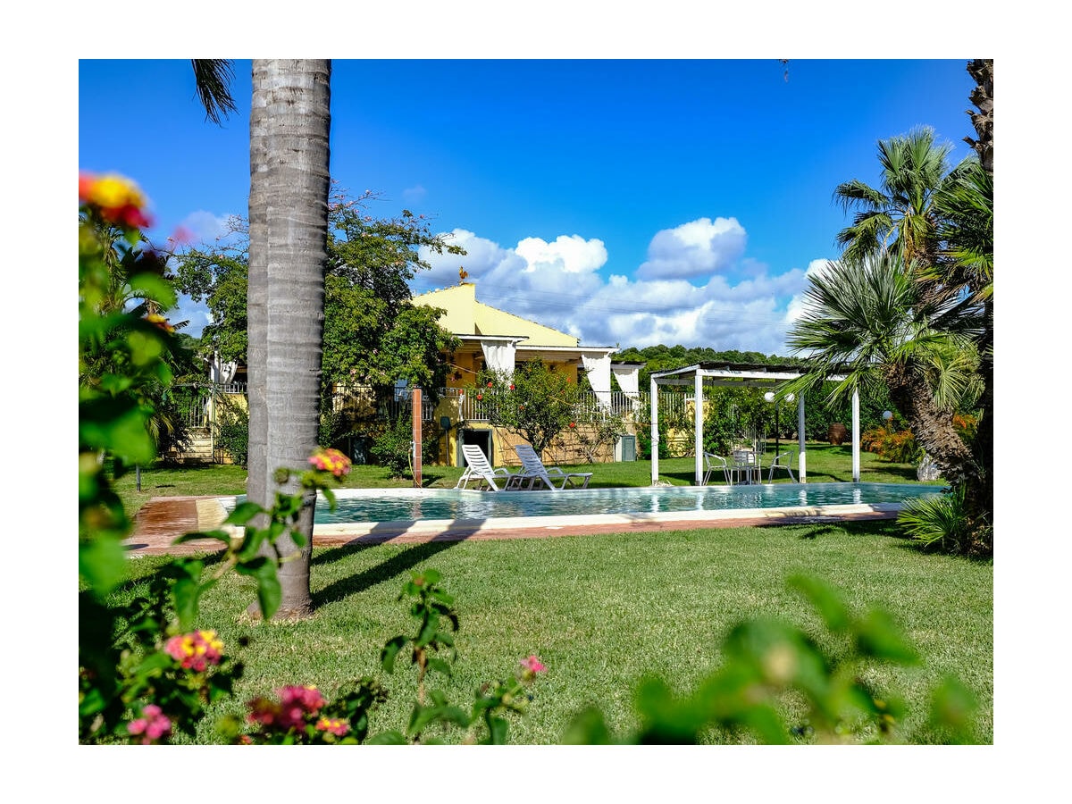 Villa mit Pool und Meerblick im Süden von Sizilien