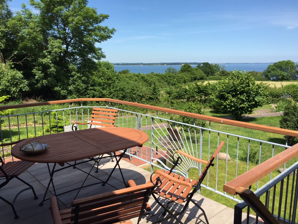 Terrace with sea view.