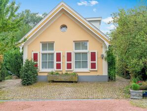 Holiday house Schönes Ferienhaus in Oldenzaal mit Whirlpool - De Lutte - image1