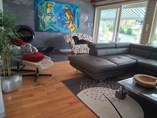 Wohnzimmer mit Blick in den Garten