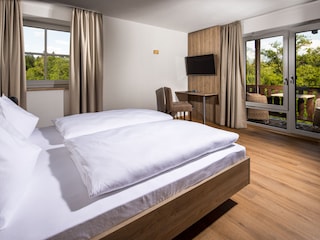 Schlafzimmer 1