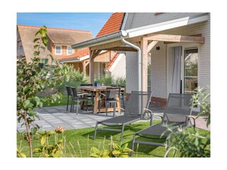 Outside view of Holidayhouse Nieuwvliet-Bad