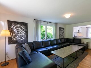 Wohn-/Essbereich mit offener Küche