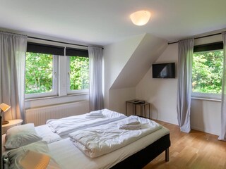 Schlafzimmer 4