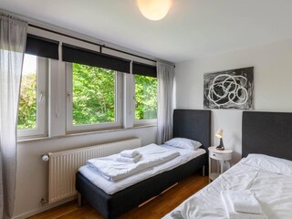 Schlafzimmer 5
