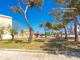 Spiele für Kinder: Torre Santa Sabina in 100 m Entfernu