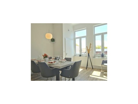 Ferienhaus WoogeElisa - Ehrwürdige Dorfvilla in Strandnähe
