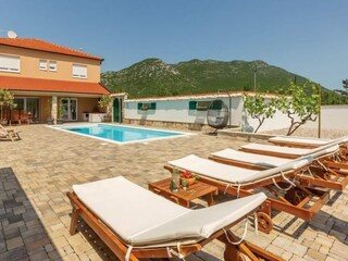 Villa Vrgorac Buitenaudio-opname 1