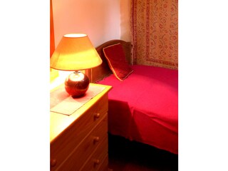 Einzelbett 90x200, kleines Schlafzimmer