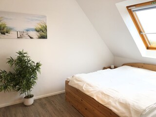 Schlafzimmer 1