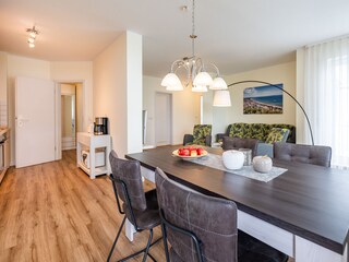 heller offener Wohn-Essbereich