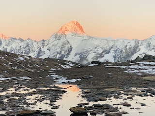 Sonnenuntergang Lötschenpasshütte