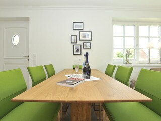 Großer Esstisch, moderne Möbel
