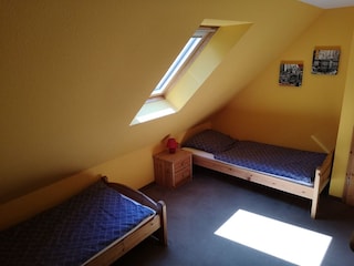 Schlafzimmer 2