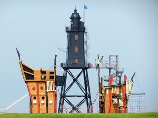 Piratenspielplatz am Strand