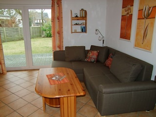 Blick auf Terrasse und Garten