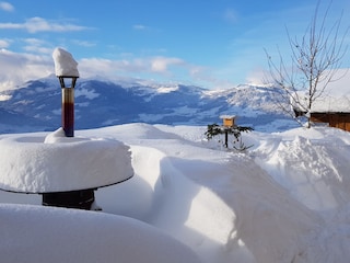 Winter vorm Haus