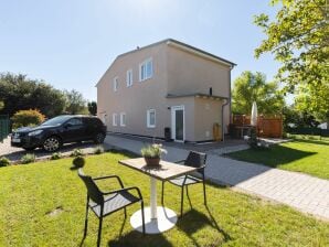 Strandnahes Familien-Ferienhaus mit großem Garten - Steffenshagen - image1