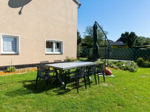 Holiday house Strandnahes Familien-Ferienhaus mit großem Garten - Steffenshagen - image1