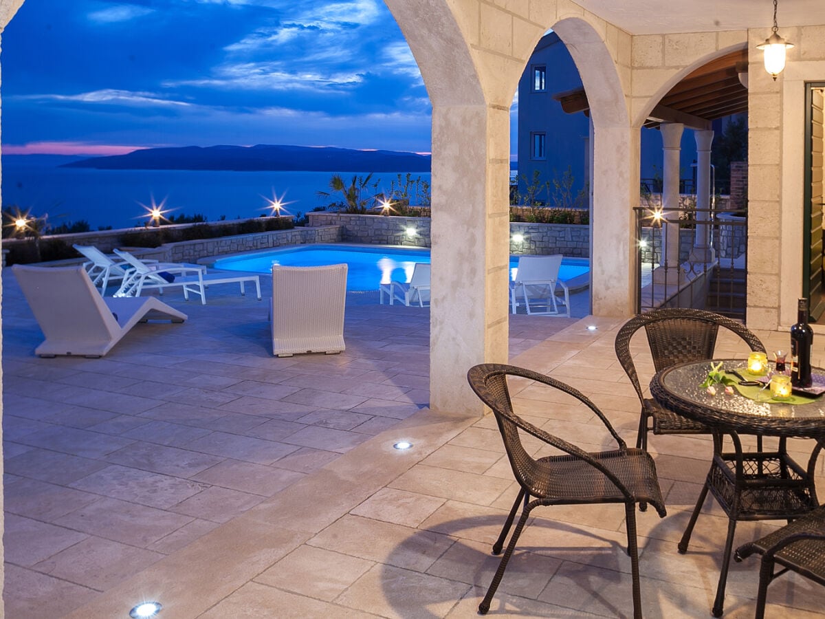 Terrasse mit Ausblick auf die Inseln, Meer